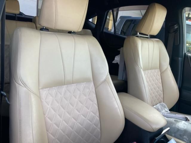 TOYOTA HARRIER 4WD 2015