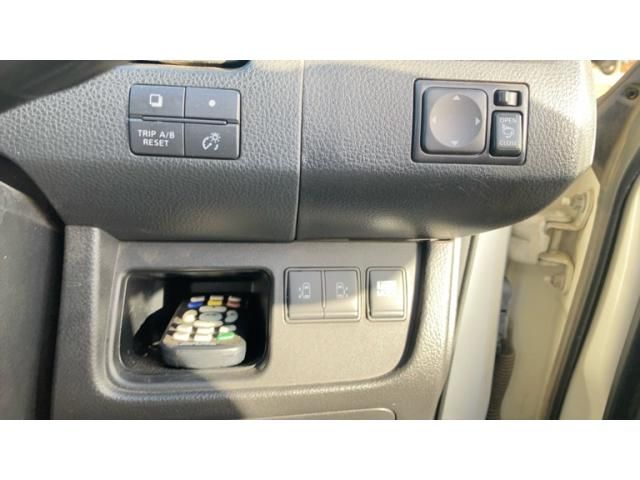 NISSAN SERENA  WG 2012