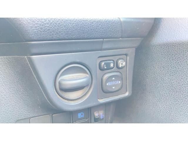 TOYOTA COROLLA FIELDER 2017