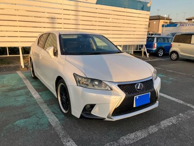 TOYOTA LEXUS CT200h 2011