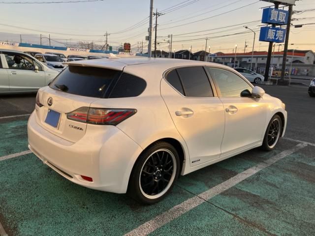 TOYOTA LEXUS CT200h 2011