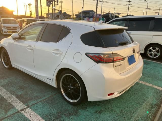TOYOTA LEXUS CT200h 2011