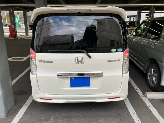 HONDA STEPWAGON SPADA 2010
