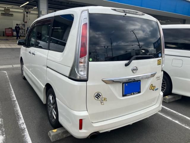 NISSAN SERENA  WG 2011