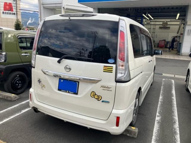 NISSAN SERENA  WG 2011