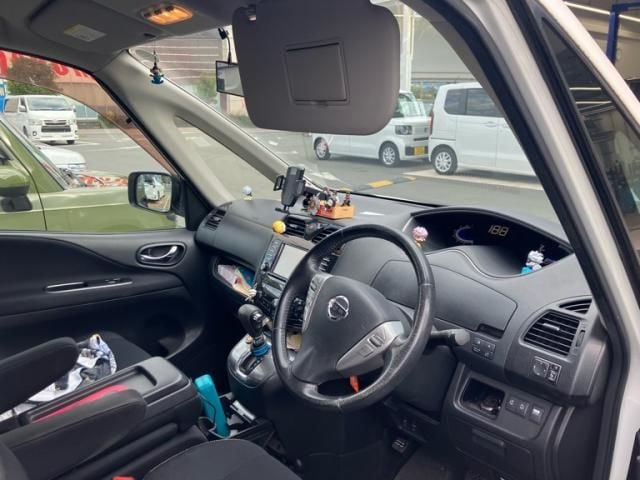 NISSAN SERENA  WG 2011