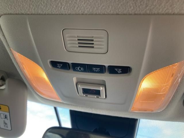 TOYOTA COROLLA TOURING HYBRID 4WD 2020