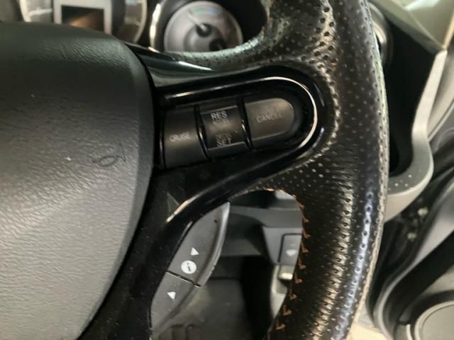 HONDA FIT SHUTTLE HYBRID 2013