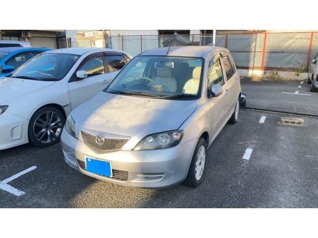 MAZDA DEMIO 2003