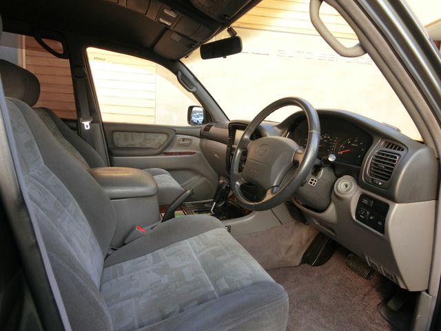 TOYOTA LANDCRUISER van 1999