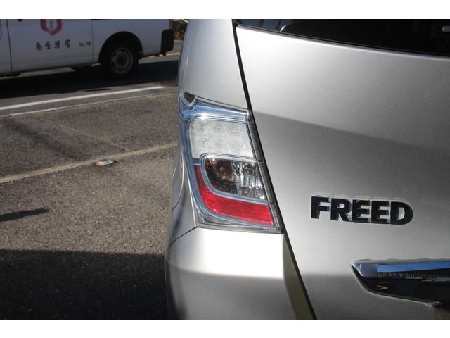 HONDA FREED HYBRID 2012