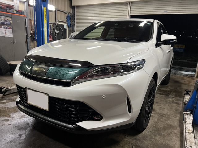 TOYOTA HARRIER 4WD 2017