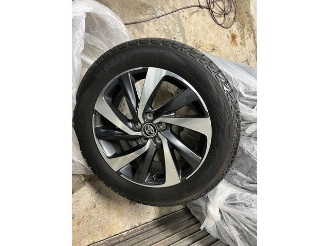 TOYOTA HARRIER 4WD 2017