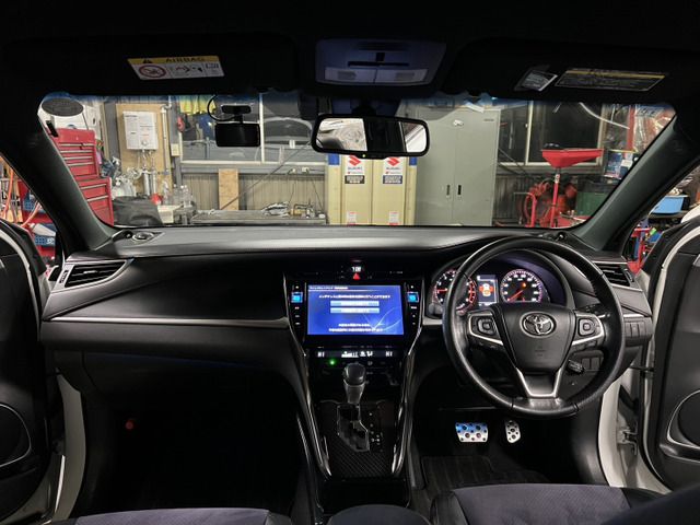 TOYOTA HARRIER 4WD 2017