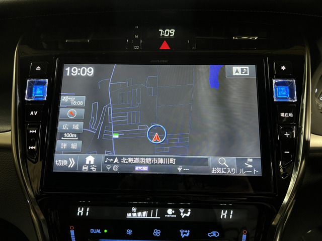 TOYOTA HARRIER 4WD 2017