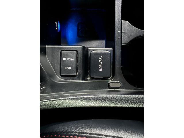 TOYOTA HARRIER 4WD 2017