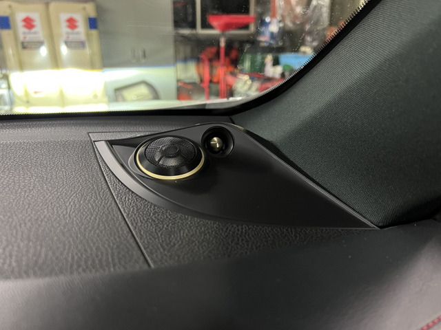 TOYOTA HARRIER 4WD 2017