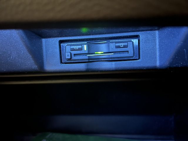 TOYOTA HARRIER 4WD 2017