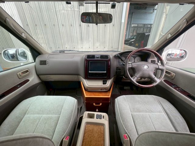 TOYOTA GRAND HIACE 2001