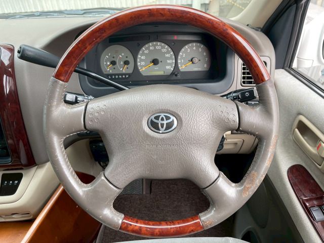TOYOTA GRAND HIACE 2001