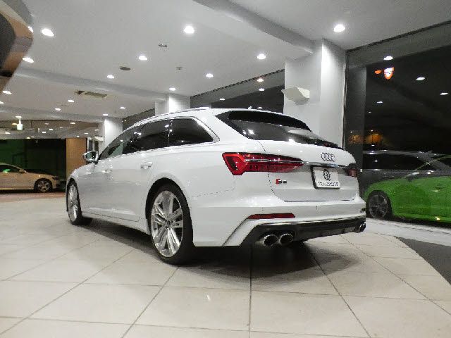AUDI AUDI S6 AVANT 2022