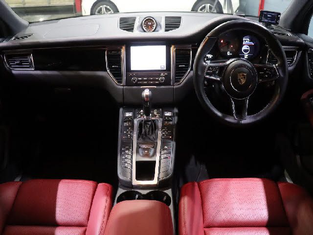 PORSCHE PORSCHE Macan 2016