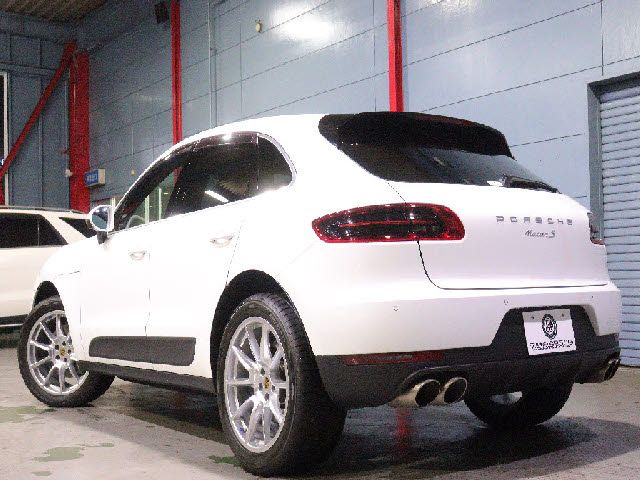 PORSCHE PORSCHE Macan 2016
