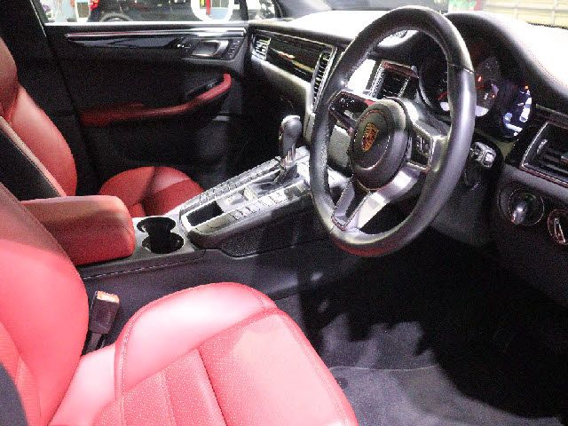 PORSCHE PORSCHE Macan 2016