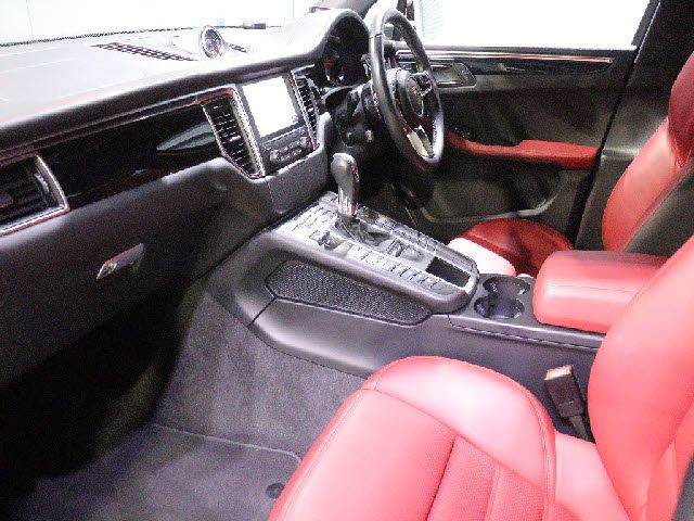 PORSCHE PORSCHE Macan 2016