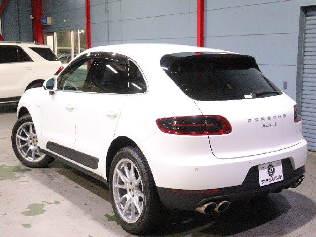PORSCHE PORSCHE Macan 2016