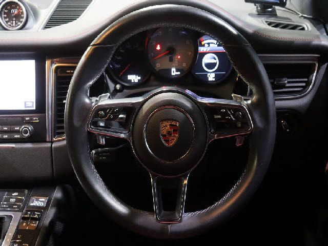 PORSCHE PORSCHE Macan 2016