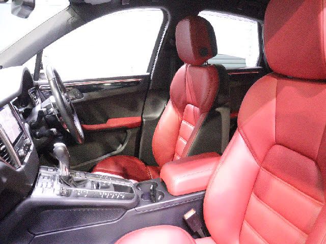 PORSCHE PORSCHE Macan 2016