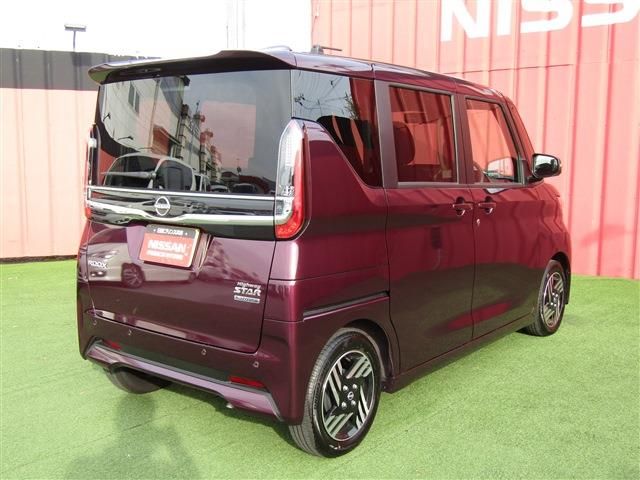 NISSAN ROOX 2025