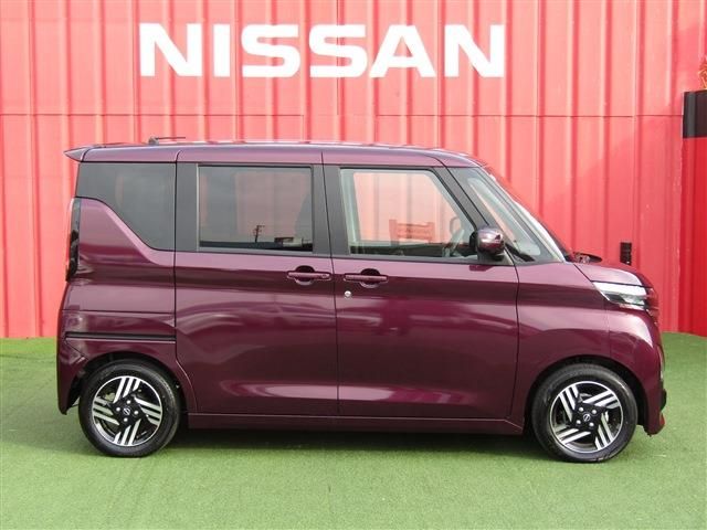 NISSAN ROOX 2025