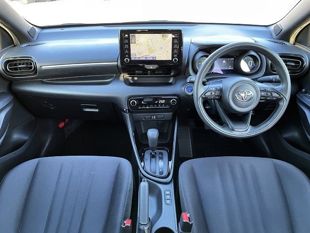 TOYOTA YARIS HYBRID 2021