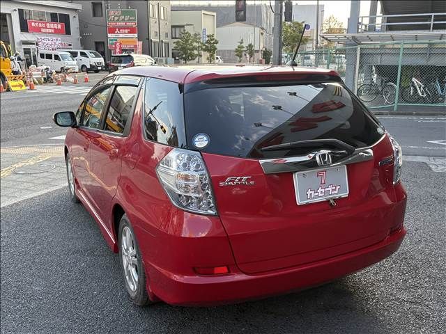 HONDA FIT SHUTTLE HYBRID 2011