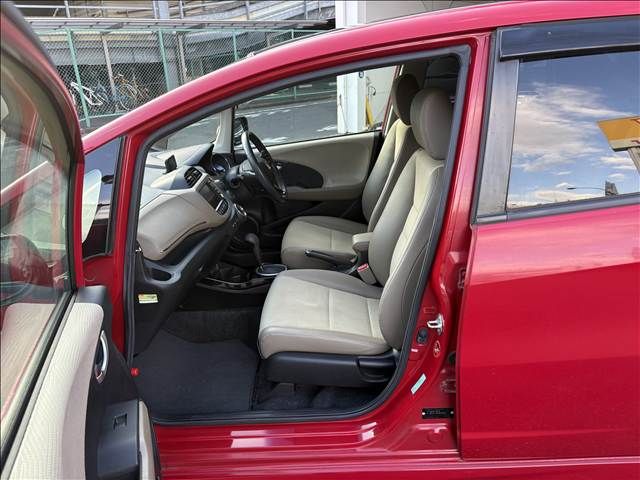 HONDA FIT SHUTTLE HYBRID 2011