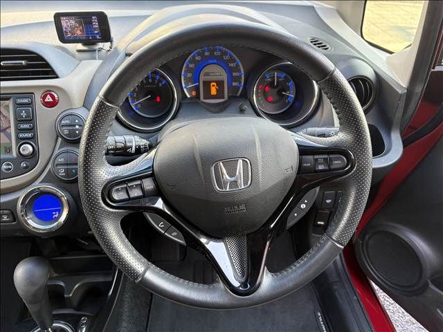 HONDA FIT SHUTTLE HYBRID 2011