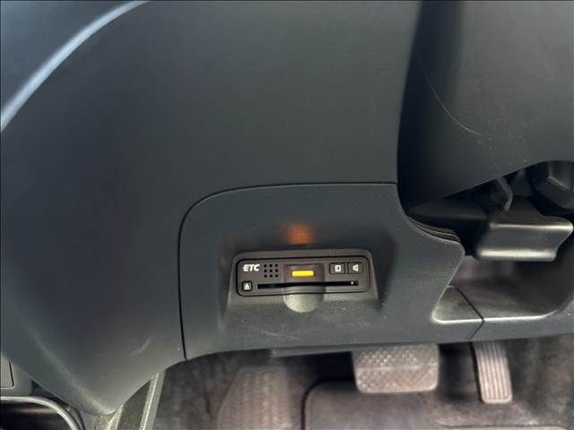 HONDA FIT SHUTTLE HYBRID 2011
