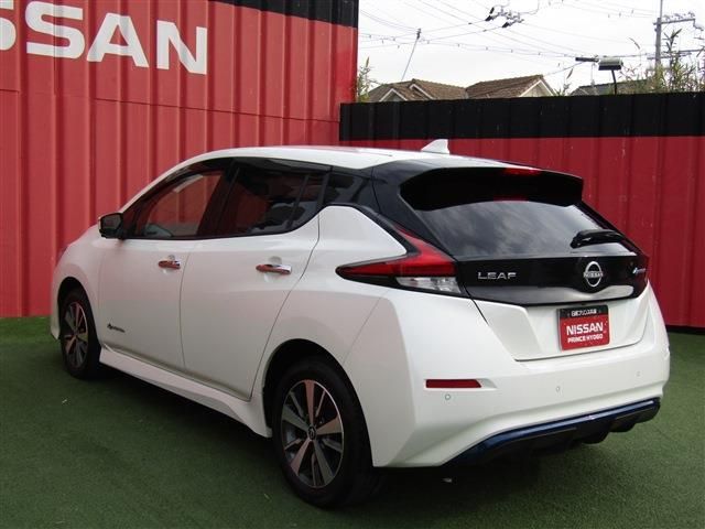 NISSAN LEAF 2021