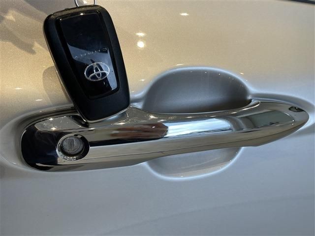 TOYOTA CAMRY HYBRID 2020