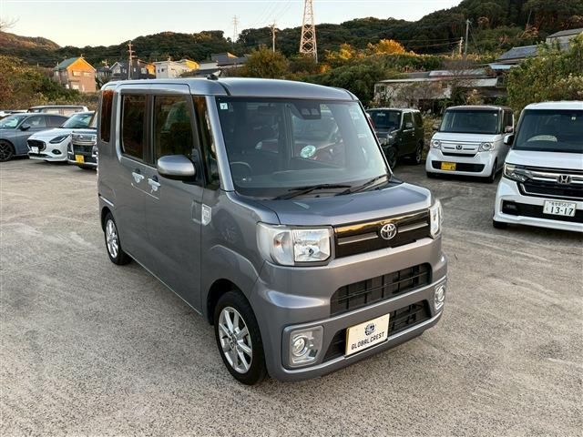 TOYOTA PIXIS MEGA 2020