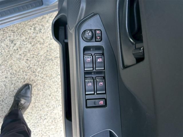 TOYOTA PIXIS MEGA 2020