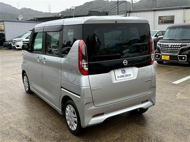 NISSAN ROOX 2023