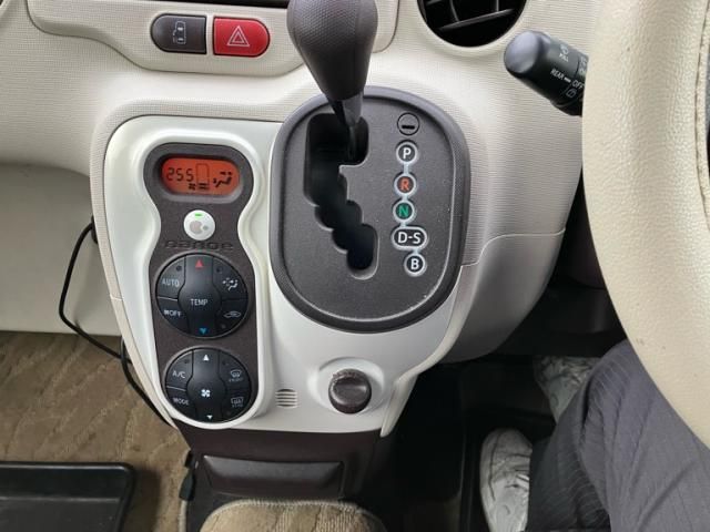 TOYOTA PORTE 4WD 2012