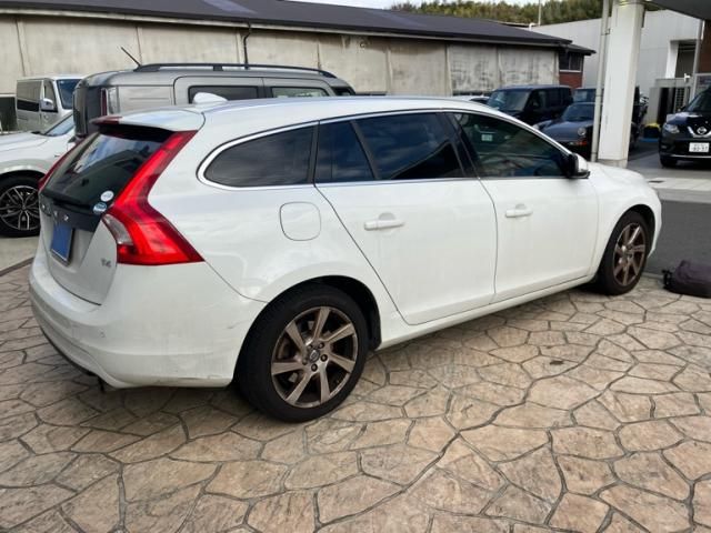 VOLVO VOLVO V60 2014