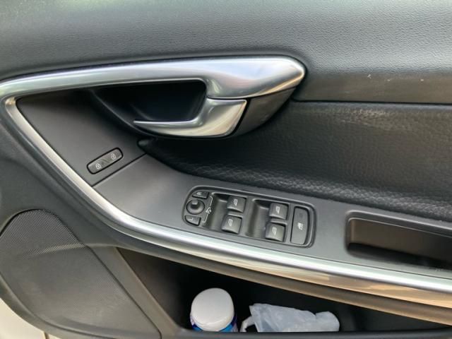 VOLVO VOLVO V60 2014