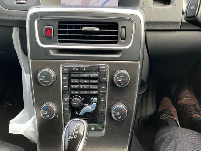 VOLVO VOLVO V60 2014