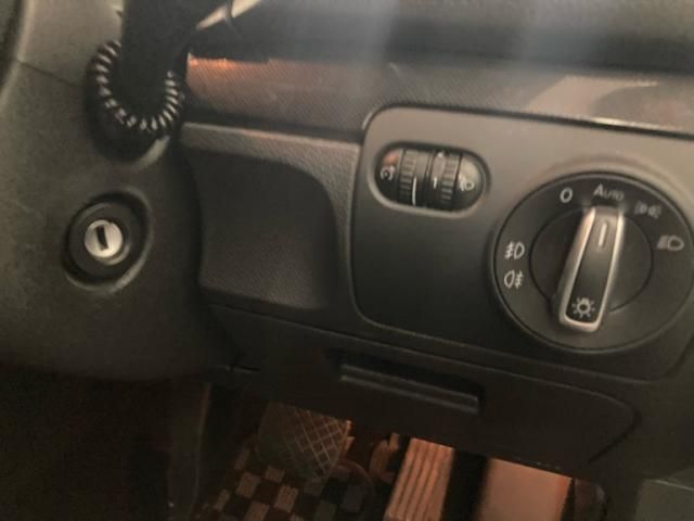 VOLKSWAGEN VW???5HB 2011