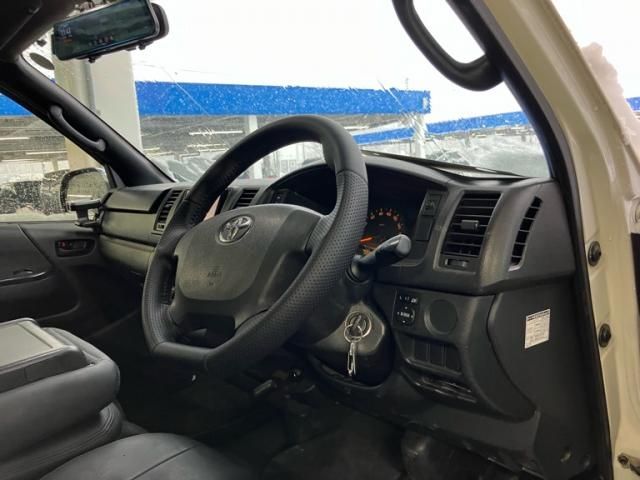 TOYOTA HIACE van 4WD 2013